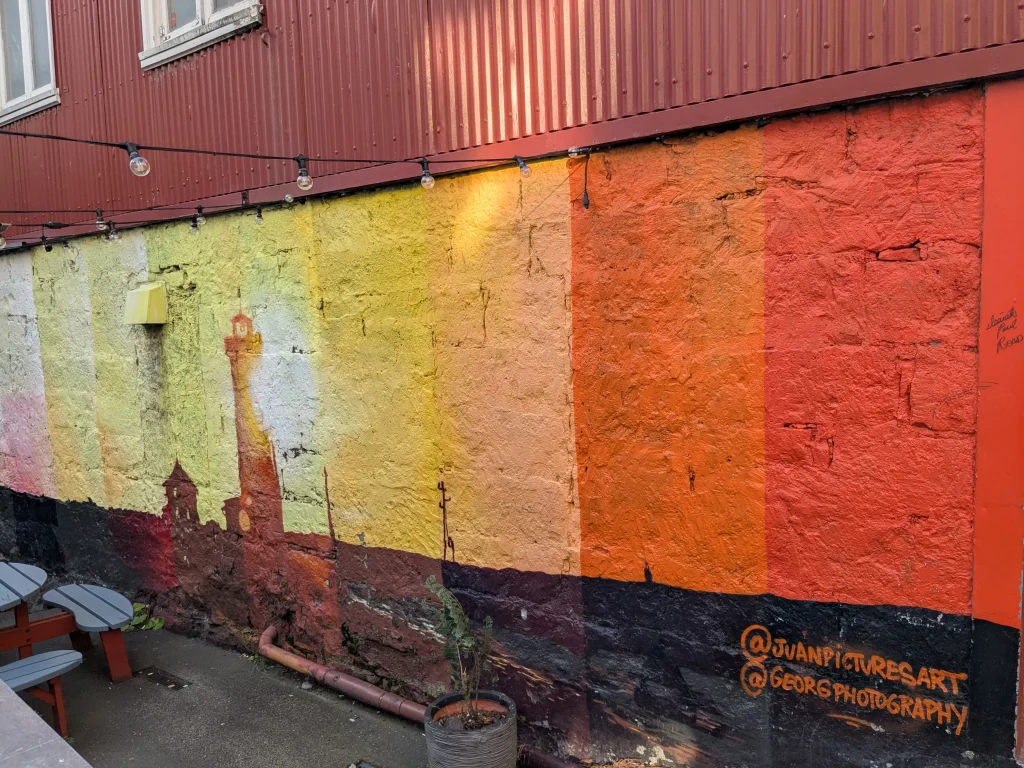 EstelleLyan-streetartphare Street art Phrare à Reykjavik